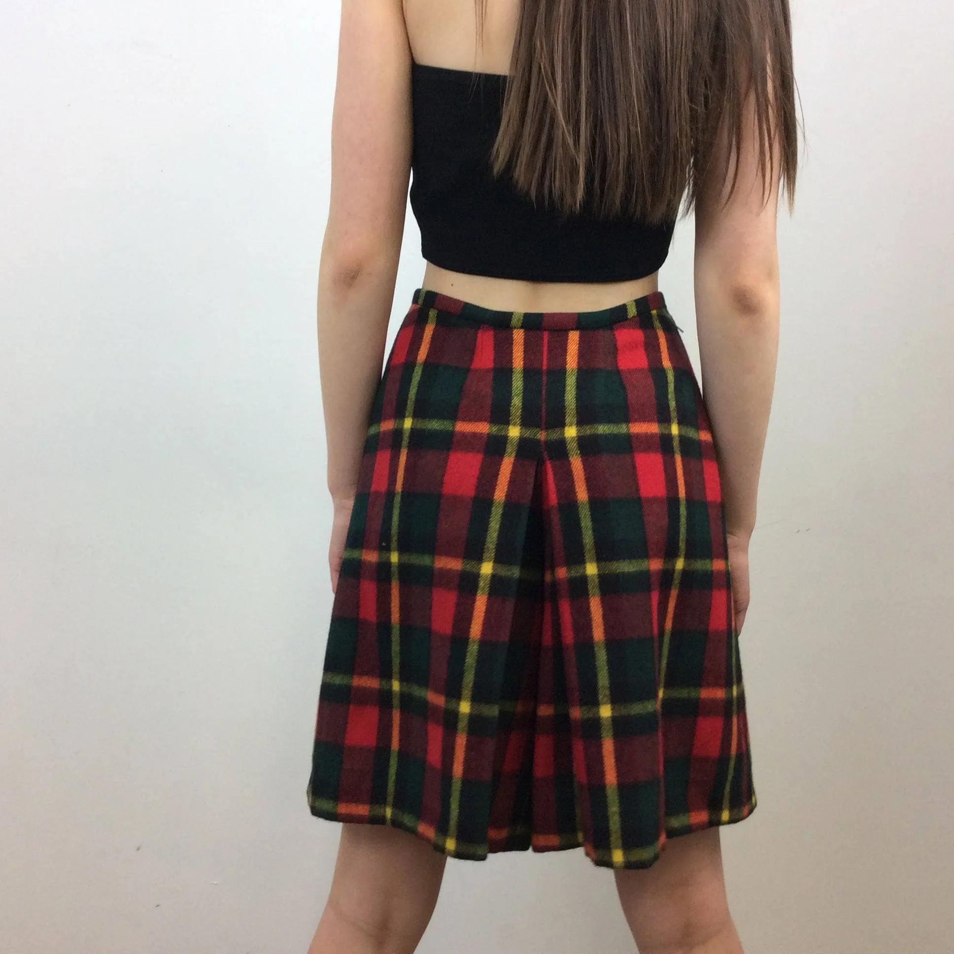 1970s High-Waisted Knee-Length Wool Plaid Skort Small