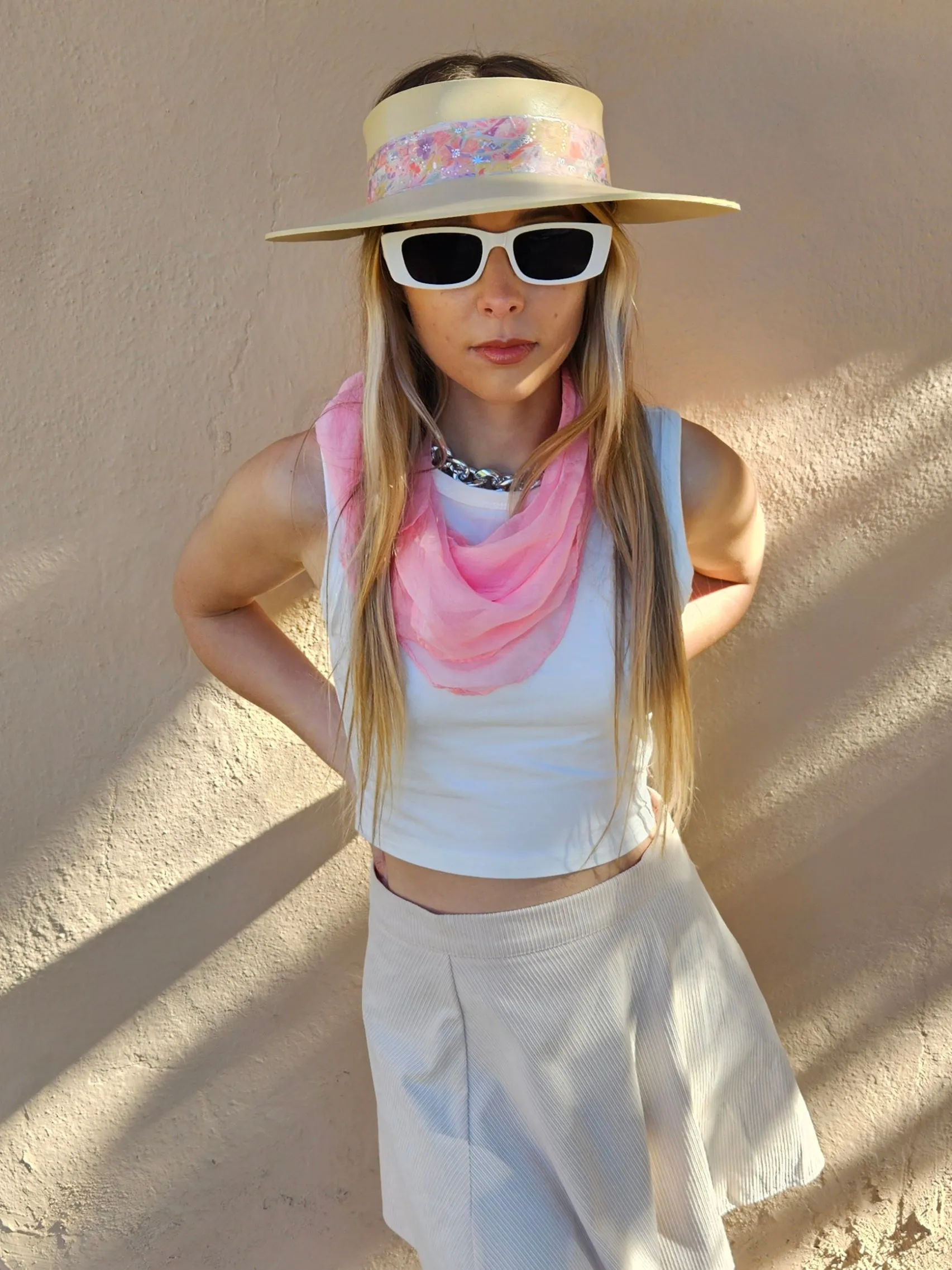 Beige "LadyEVA" Visor Hat with Bright Pastel Pink Floral Band