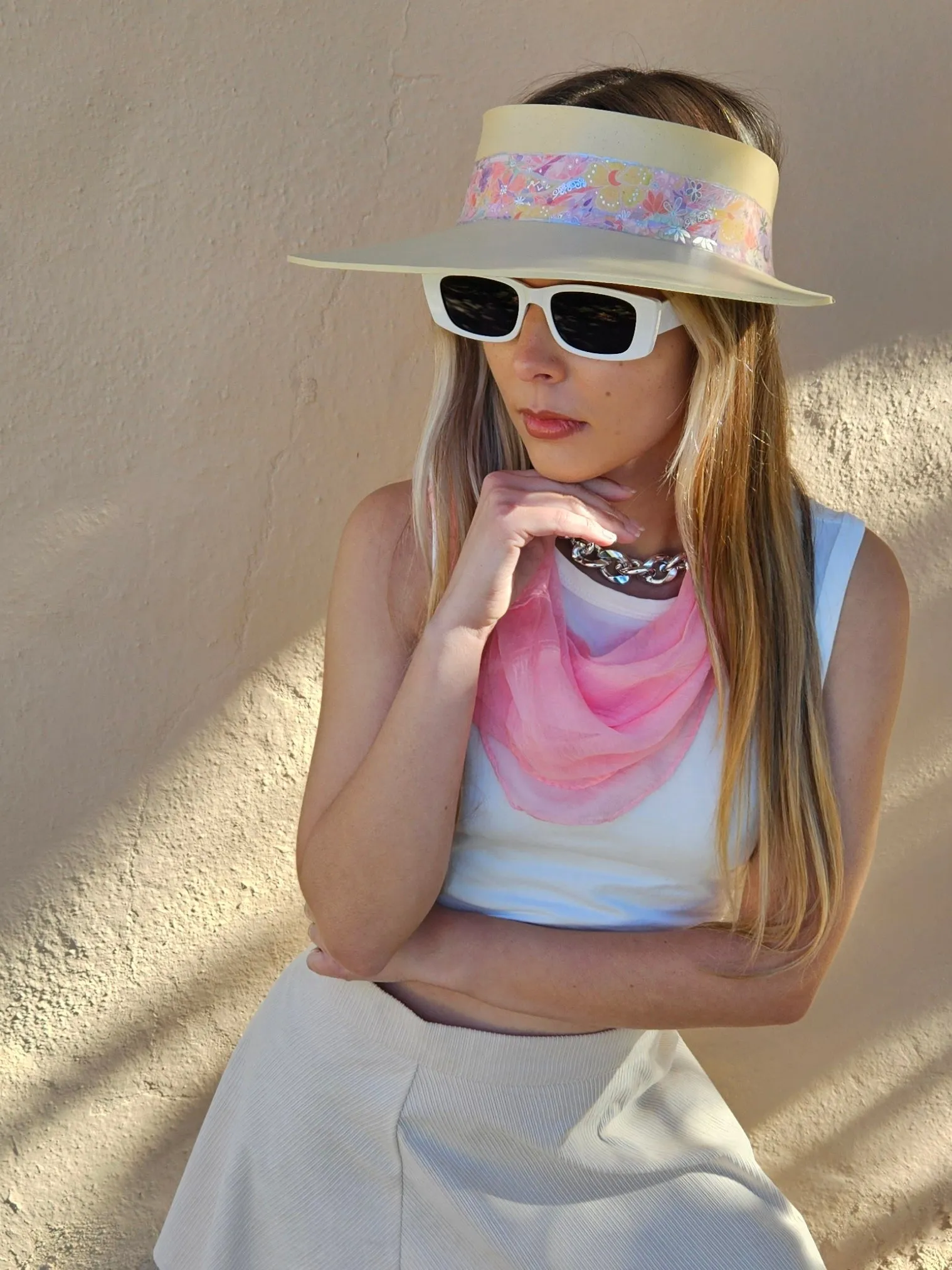 Beige "LadyEVA" Visor Hat with Bright Pastel Pink Floral Band