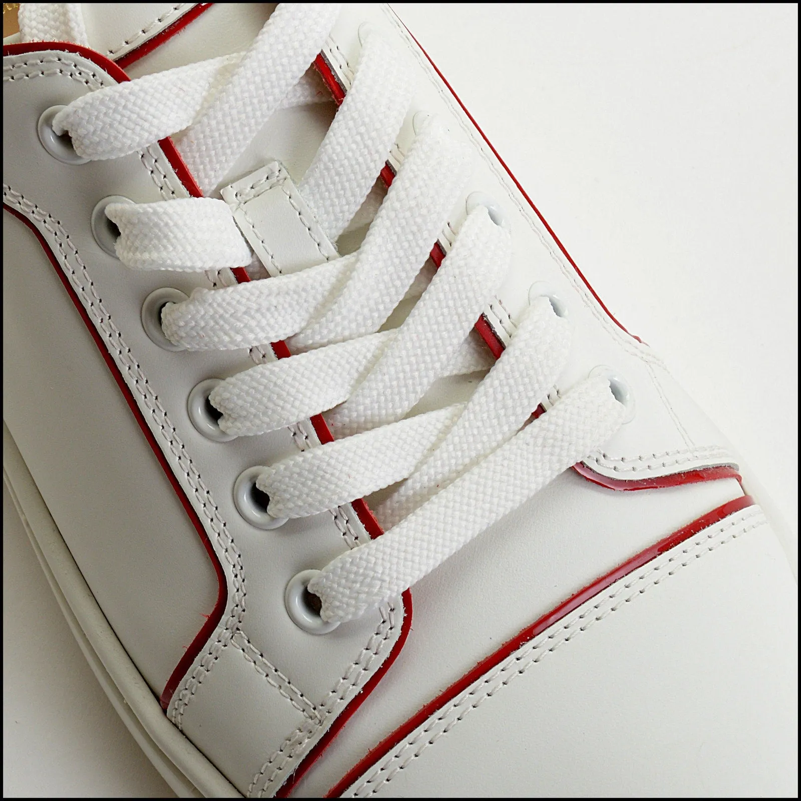 RDC14072 Authentic CHRISTIAN LOUBOUTIN White Calfskin Leather Red Patent Trim Sneakers Size 9