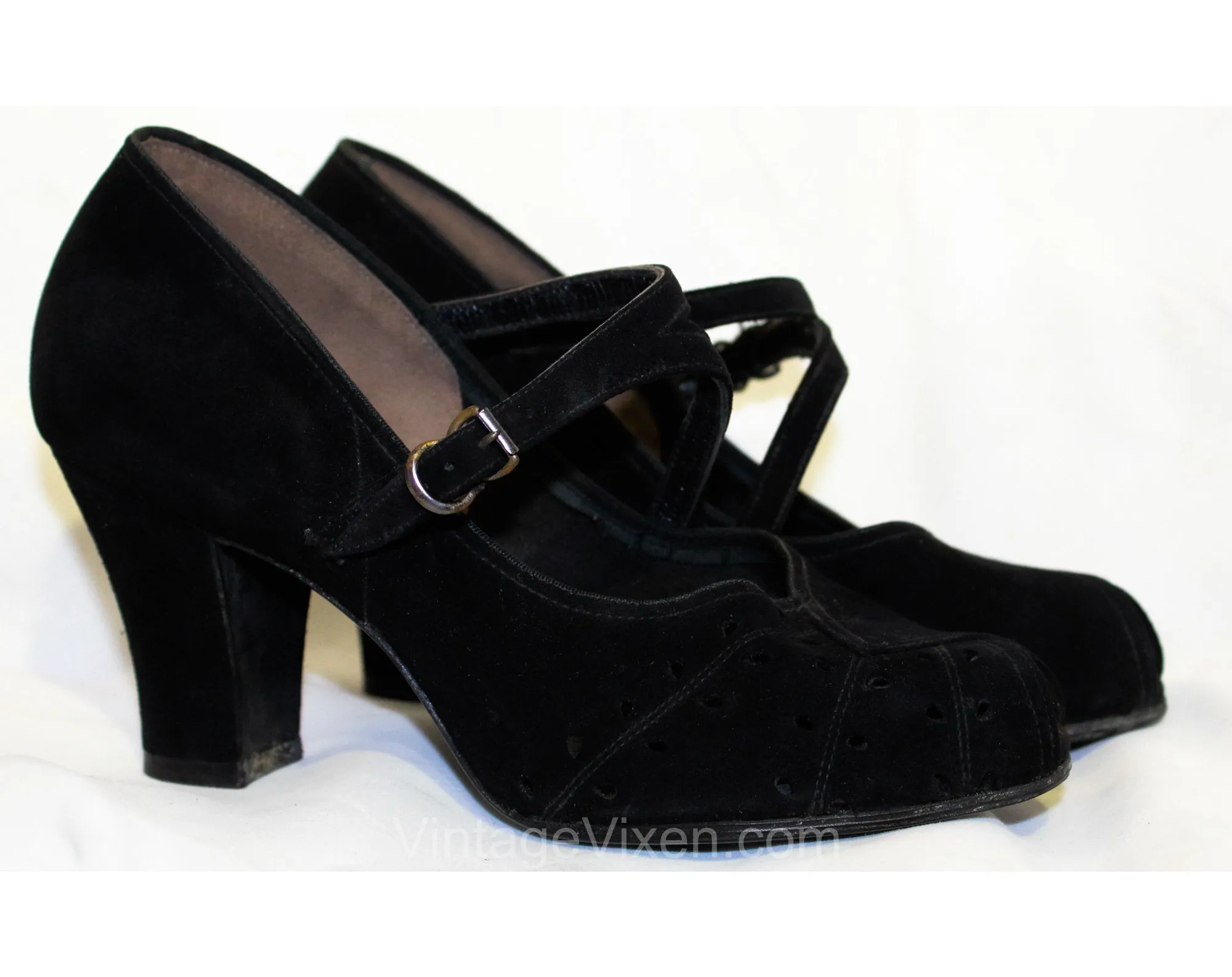 Size 5 1940s Deco Shoes - Unworn Beautiful Black Suede 40s Pumps with Leafy Cutouts & Asymmetry - Open Toe Heels - Pin Up Girl NOS Deadstock