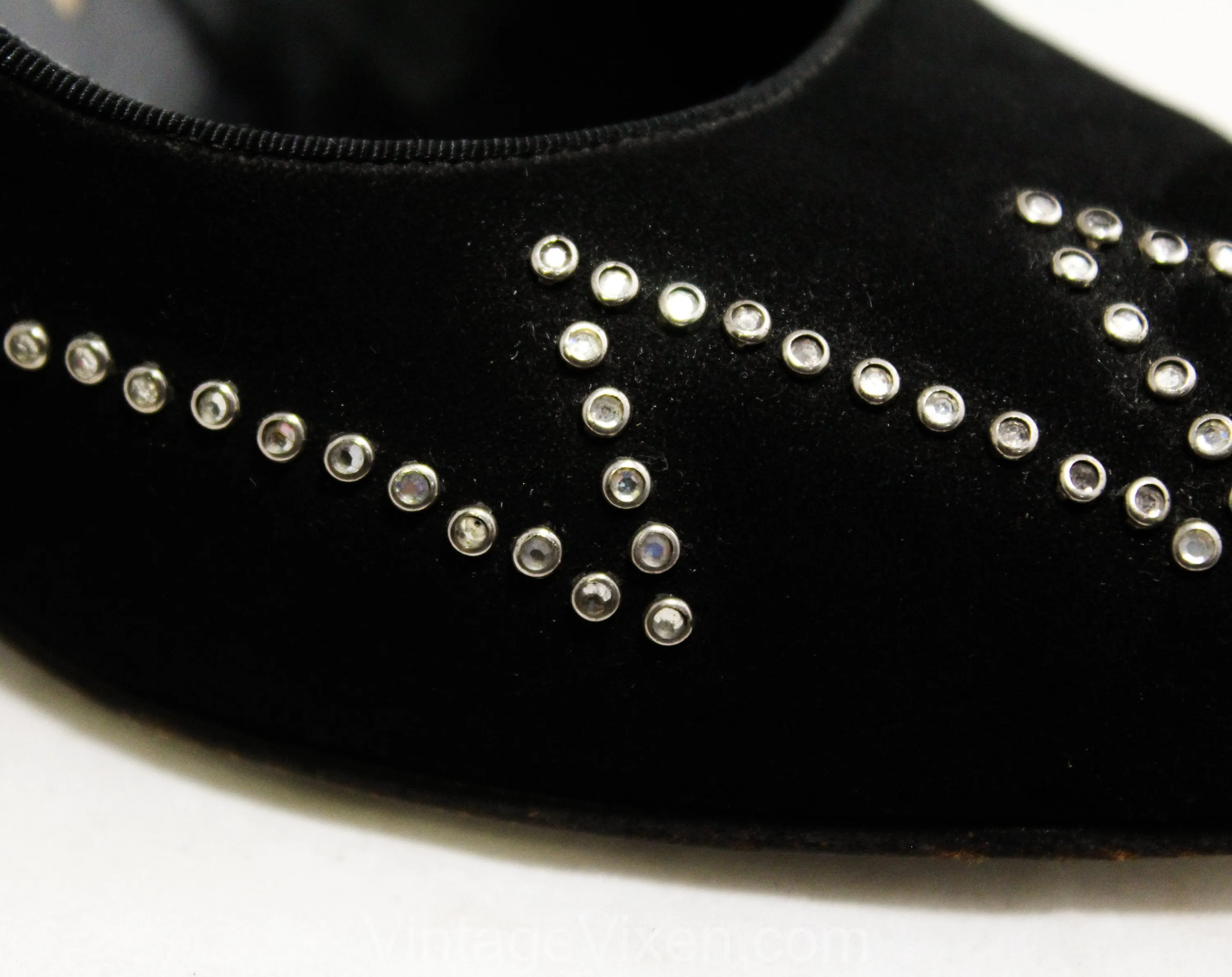 Size 6.5 Black Suede 50s Heels with Zig-Zag Rhinestones - Hollywood Style 1950s Shoes - Beverly Hills Label - Sexy Metal Studs - 6 1/2 N