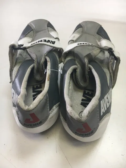 Used Avenir Grey/White Mens 8 Used Biking Shoes