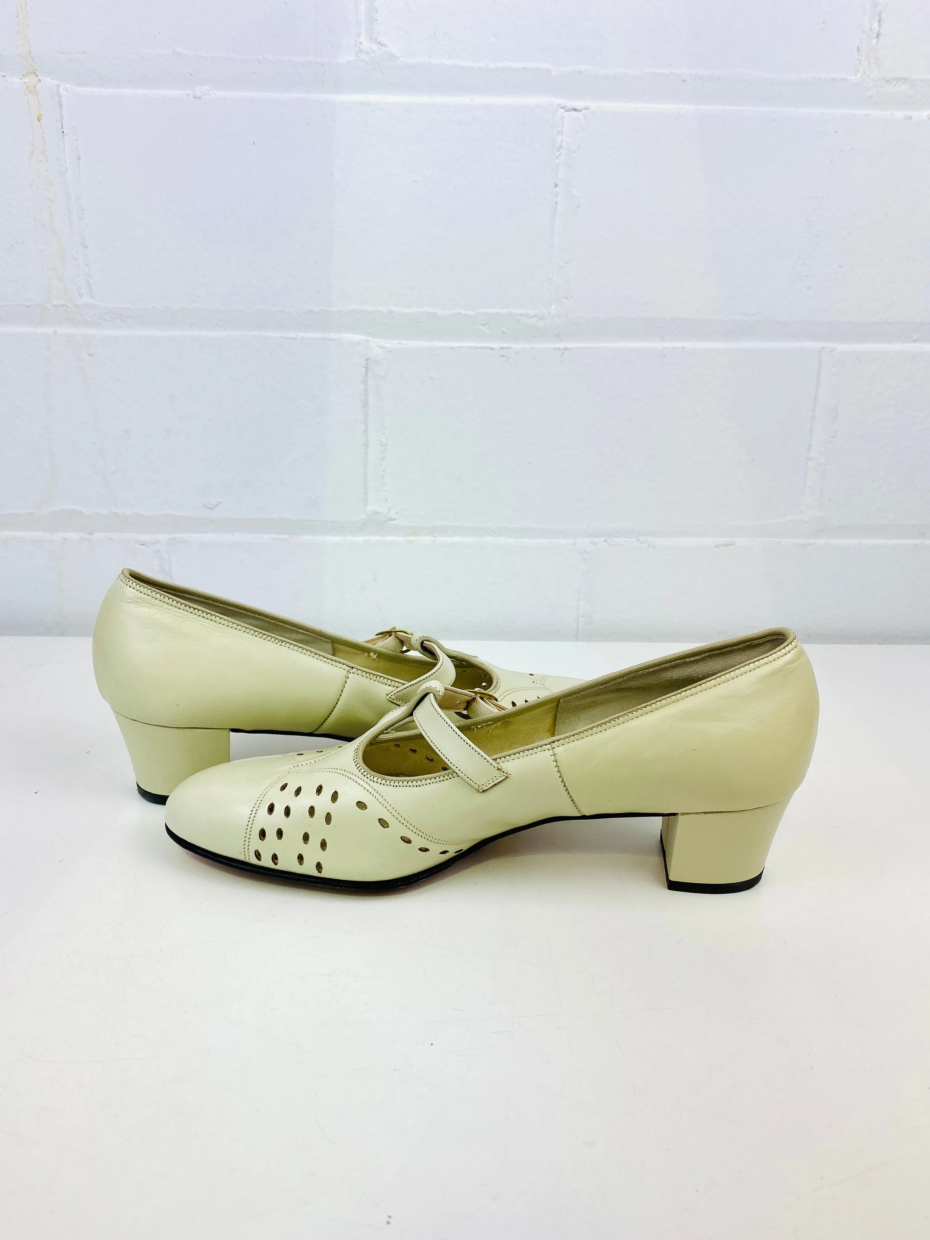 Vintage Deadstock Shoes, Women's 1980s Beige Leather Cuban Heel T-Strap Pumps, NOS, 7869